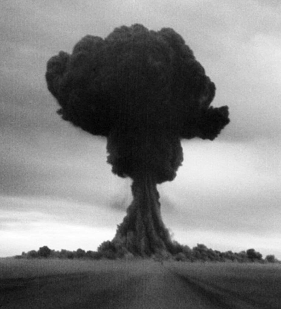 1728663229 802 تاریخچه تکامل سلاح‌های هسته‌ای دنیای تکنولوژی