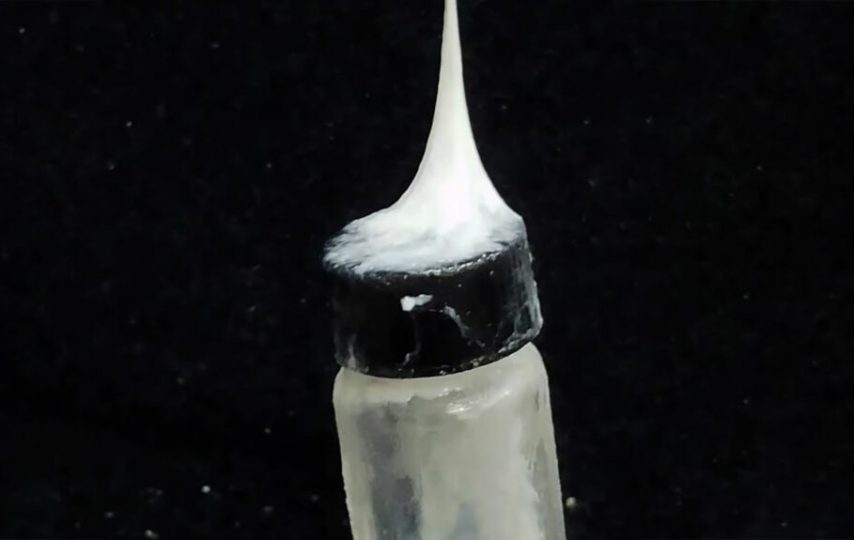 دانشمندان توانسته‌اند با الیاف مرد عنکبوتی خود اشیاء مختلف را بلند کنند.