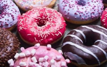 علاقه‌مندان به شیرینی بیشتر در معرض افسردگی و بیماری‌های قبلی هستند