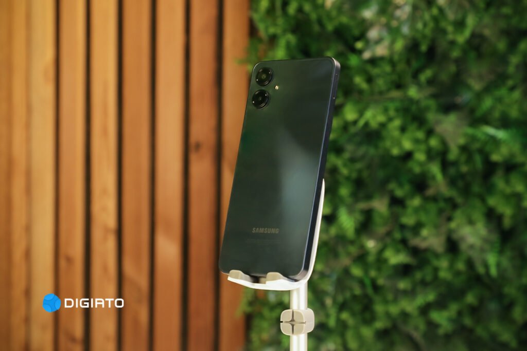 1732127720 345 بازدید گوشی سامسونگ A06 ساده‌ترین گلکسی دنیای تکنولوژی