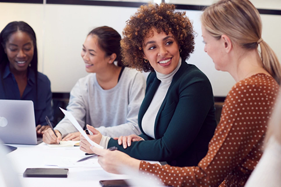 1733666986 826 آیا زن‌ها از مدیران زن بیزارند؟ ۶ نظر برای.webp