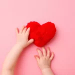 آیا نوزادان ضربان قلب خود را احساس می‌کنند؟
