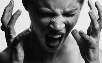 ۱۳ دلیل کینه‌ای بودن آدم‌ها