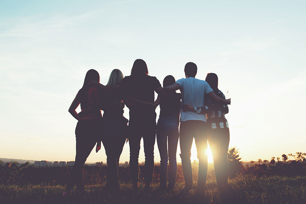 چطور روابطمان را بهتر کنیم؟ + ۷ استراتژی برای تحکیم روابط در سال جدید_دنیای تکنولوژی 10 1737537012 717 چطور روابطمان را بهتر کنیم؟ ۷ استراتژی برای تحکیم