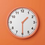 بهترین زمان ناهار خوردن چه ساعتی است؟_دنیای تکنولوژی 27 حدود سه ساعت بعد از صبحانه یک وعدهی غذایی کامل میل کنید تا سطح انرژی و تغذیهی مورد نیاز بدن برای نیمهی دوم روز تأمین شود