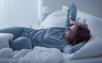 خواب کافی برای حفظ جوانی ضروری است