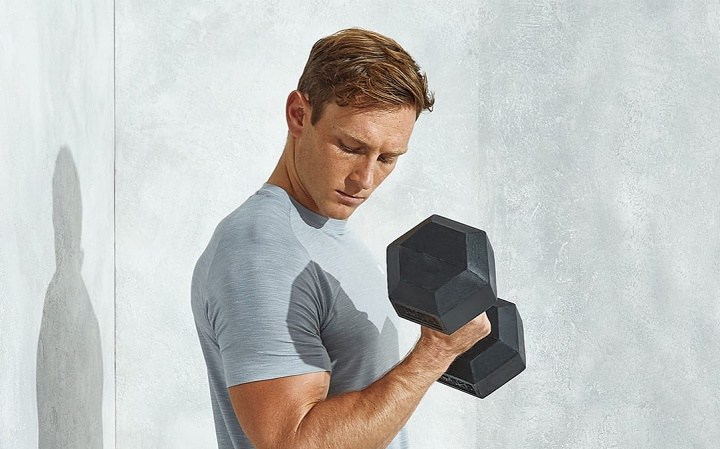 ورزش با دمبل؛ ۲۷ تمرین با دمبل برای تحکیم عضلات_دنیای تکنولوژی 66 ورزش با دمبل - آیا می توانیم با دمبل عضله بسازیم