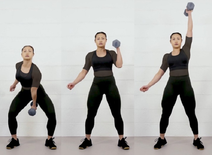 ورزش با دمبل؛ ۲۷ تمرین با دمبل برای تحکیم عضلات_دنیای تکنولوژی 82 ورزش با دمبل - اسکوات و پرس سرشانه