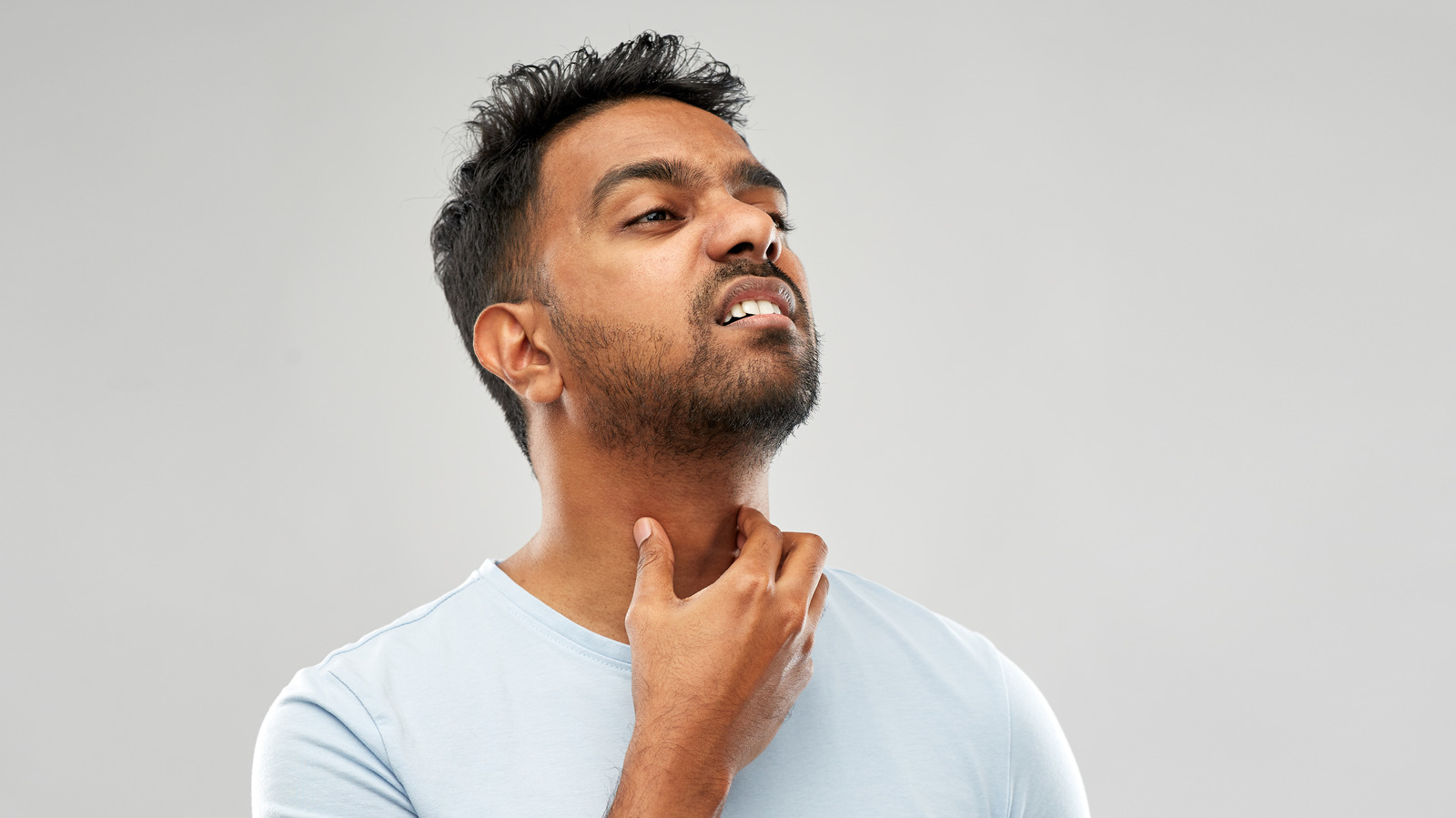 سیب گلو یا سیب آدم؛ ساختار، اندازه، جراحی + چطور سیب گلو داشته باشیم؟_دنیای تکنولوژی 9 1741911699 888 سیب گلو یا سیب آدم؛ ساختار، اندازه، جراحی چطور