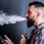 وِیپینگ یا سیگار: کدام سالم‌تر است؟