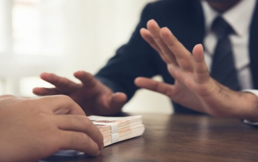 ۵ دلیل که رییس شما مانع پیشرفت شغلی شما می‌شود + راه غلبه بر این موانع