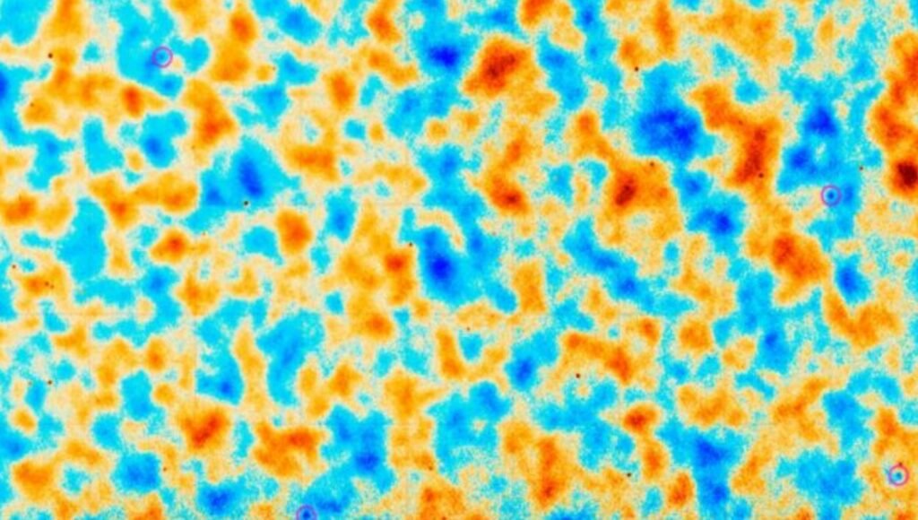 دانشمندان بالاخره راز ماده مرئی گمشده در عالم را کشف کردند_دنیای تکنولوژی 6 ردیابی ماده گمشده جهان با بررسی تغییرات تابش پسزمینه کیهانی