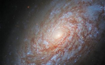 کهکشان مارپیچی NGC 4414 با ظاهری پشمی