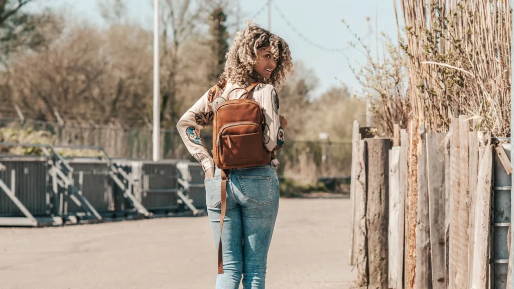 1747407890 713 ۳۰ ایده کادو روز دختر؛ از کادوهای خاص تا هدیه‌های.webp