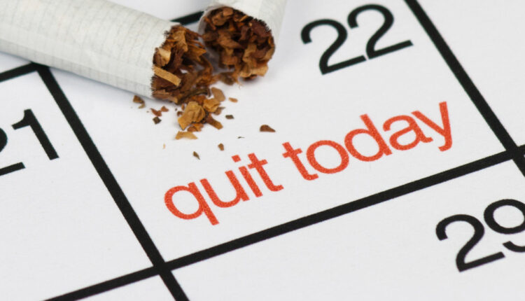 نیکوتین سیگار ریخته روی تقویم