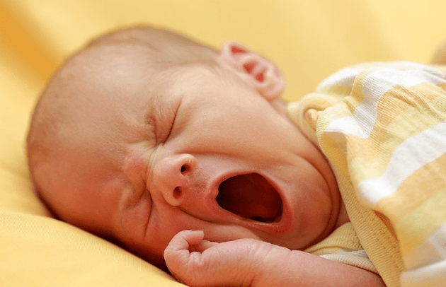 دلایل گریه کردن ۱۰ علت گریه کردن و اشک ریختن دنیای