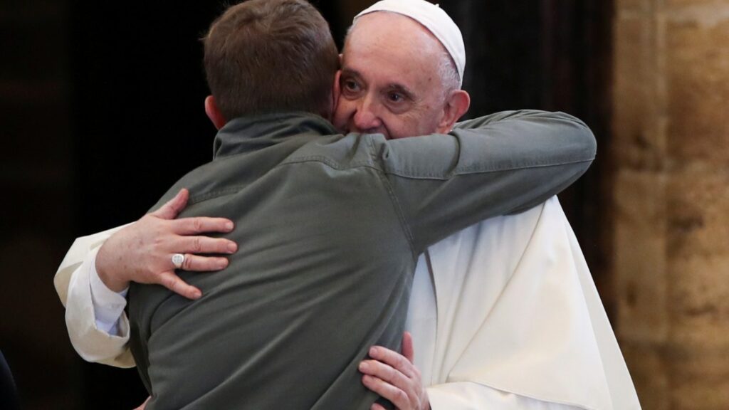 پاپ فرانسیس و قضیه گستره دایره اخلاق: باید دلواپس چه افرادی باشیم؟_دنیای تکنولوژی 16 پاپ فرانسیس و قضیه گستره دایره اخلاق باید دلواپس چه