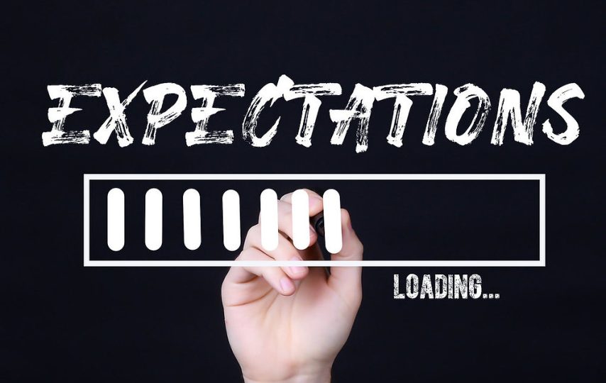 چگونه به کارمندان ضعیف انگیزه بدهیم؟ ۸ راه انگیزه دادن به کارمندان ضعیف