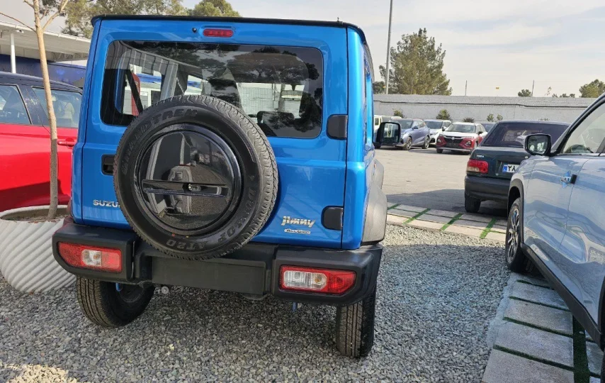 سوزوکی جیمنی ۳ درب