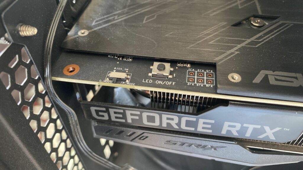 کارت گرافیک چیست | انواع، ماموریت های و نحوه عملکرد_دنیای تکنولوژی 15 دکمهها در کارت گرافیک