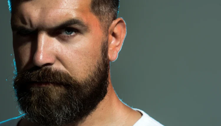 رابطه با مرد آلفا: آیا با یک مرد آلفا رابطه دارید؟ + ویژگیها مرد آلفا در رابطه_دنیای تکنولوژی 34 مرد ریش دار اخمو