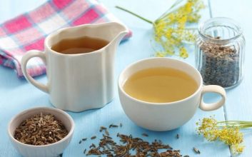 چای رازیانه از درمان های خانگی مفید برای کاهش اسید معده