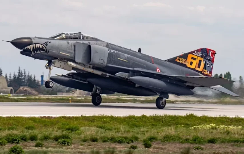 جنگنده اف-۴ فانتوم