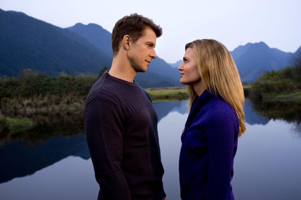 ۳۶ سوال عاشقانه که غریبه‌ها را عاشق هم می‌کند