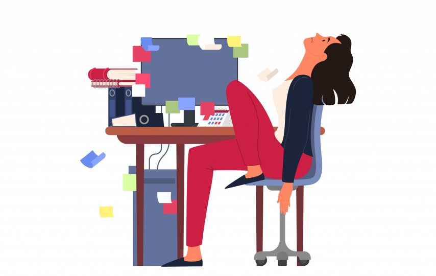 دختر کارتونی خسته از انجام کارها پشت میز کار