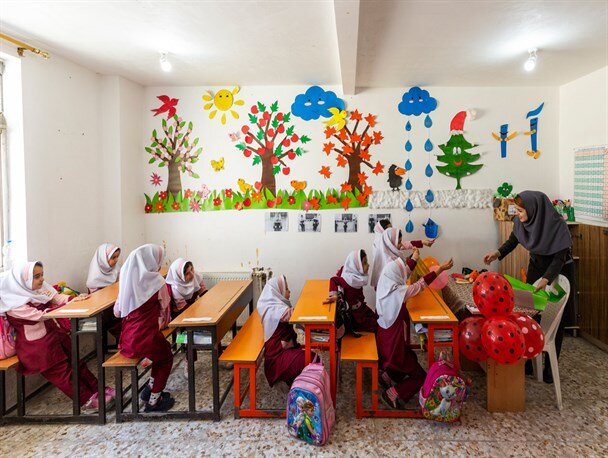 ۲۰ بازی گروهی در مدرسه (از دبستان تا دبیرستان)_دنیای تکنولوژی 30 دختر بچه ها در مدرسه