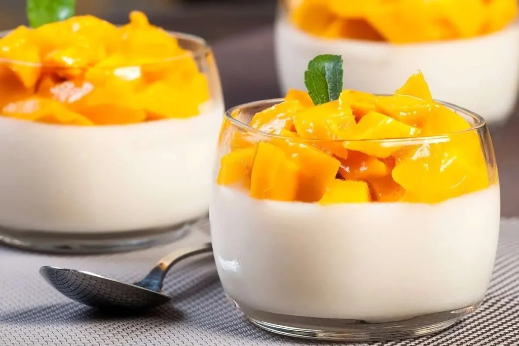 نحوه تهیه دسر انبه؛ ۱۳ دسر با انبه که باید حتما بخورید_دنیای تکنولوژی 21 1756975545 327 نحوه تهیه دسر انبه؛ ۱۳ دسر با انبه که باید.webp