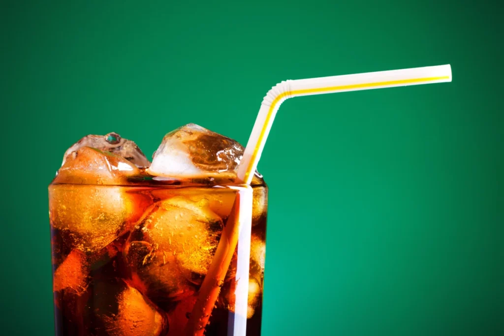 تاثییر نوشابه رژیمی بر دیابت: دوست یا دشمن؟ بازدید کامل مزایا، معایب و حقایق علمی_دنیای تکنولوژی 10 روی دیگر سکه؛ معایب و نگرانیهای بلندمدت علمی