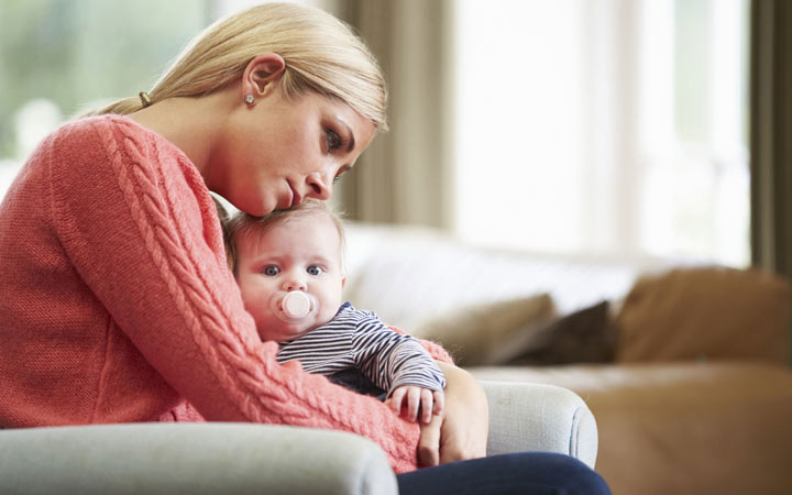 همه چیز درمورد افسردگی بعد از زایمان: از علت تا درمان_دنیای تکنولوژی 12 در واقع پس از زایمان سه نوع افسردگی متفاوت وجود دارد - افسردگی پس از زایمان