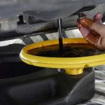 کارتل ماشین چیست؟ بازدید کامل خرابی و ترکیدن کارتل ماشین + روش تعمیر_دنیای تکنولوژی 2 تعویض روغن از طریق پیچ تخلیه کارتل ماشین